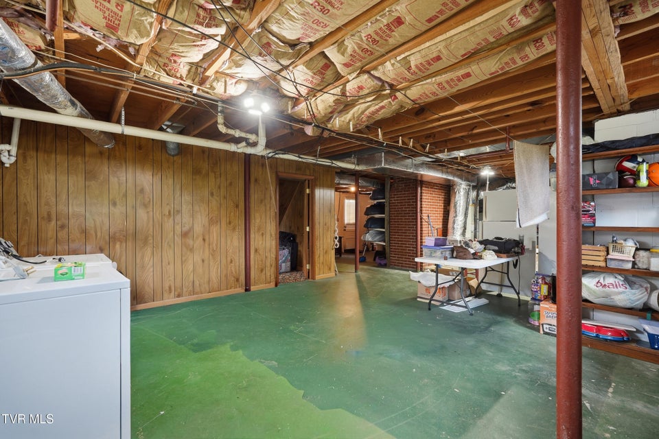 Photo #36: 26 Wh Short Street