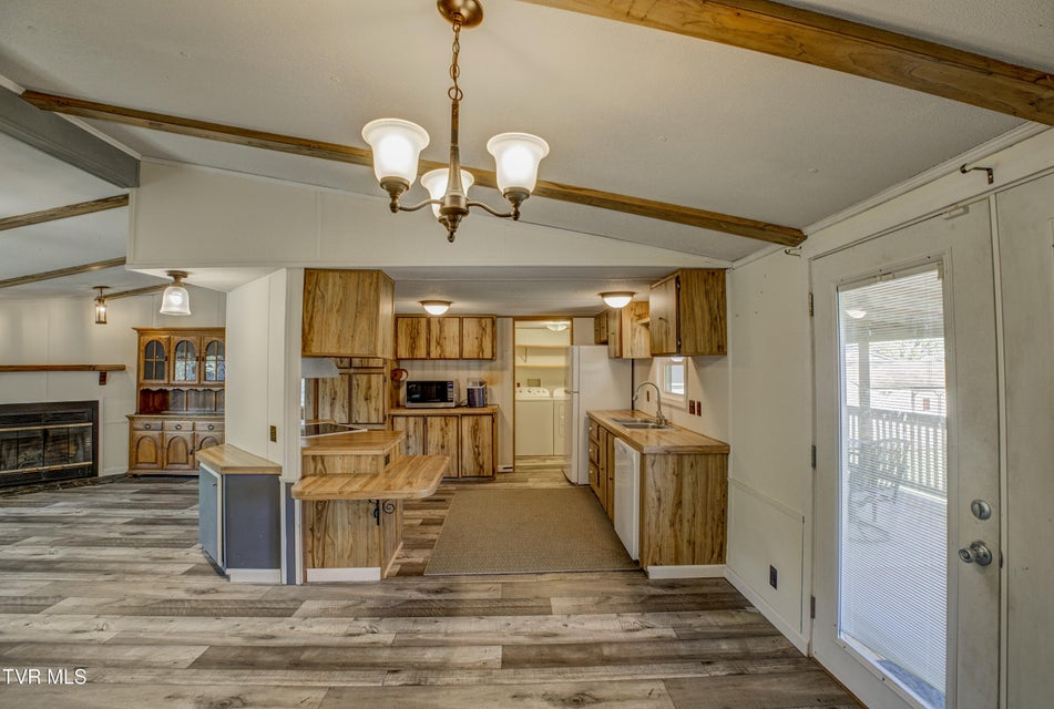 Photo #11: 475 White Sands Road