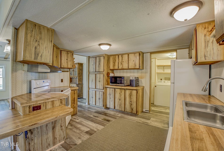 Photo #12: 475 White Sands Road