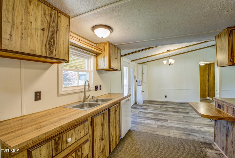 Photo #15: 475 White Sands Road