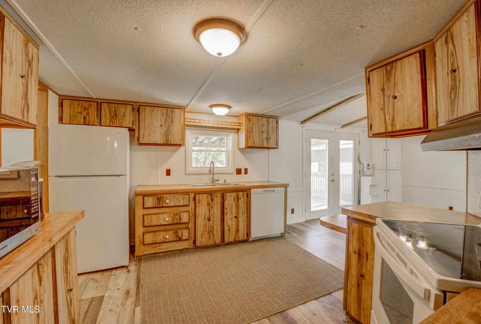 Photo #16: 475 White Sands Road