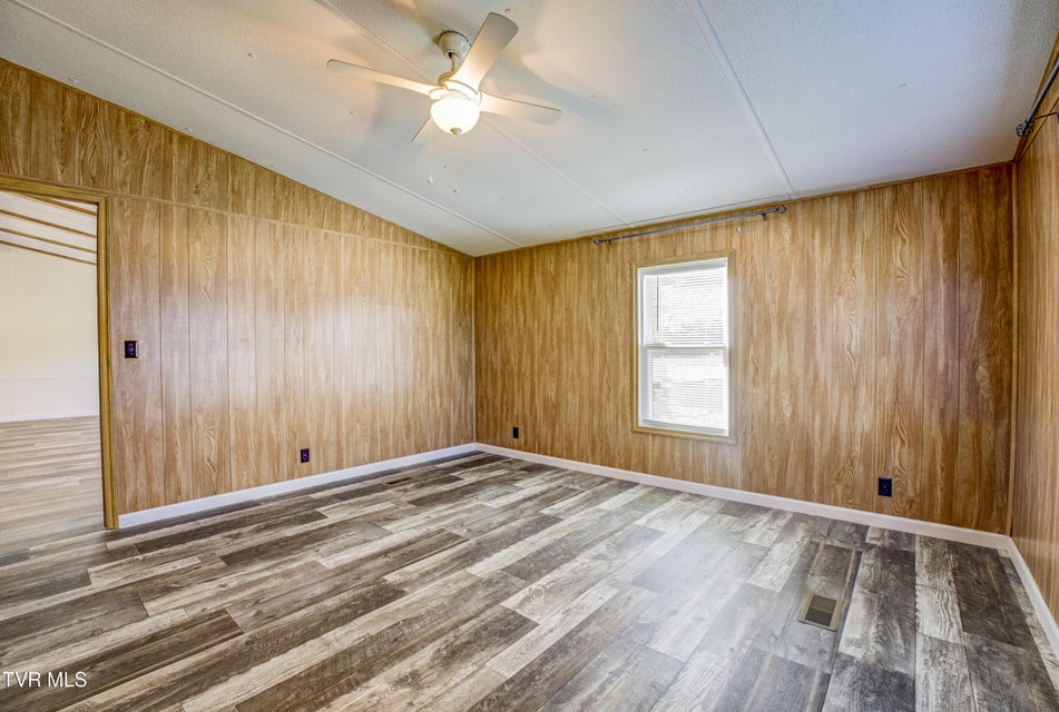 Photo #29: 475 White Sands Road