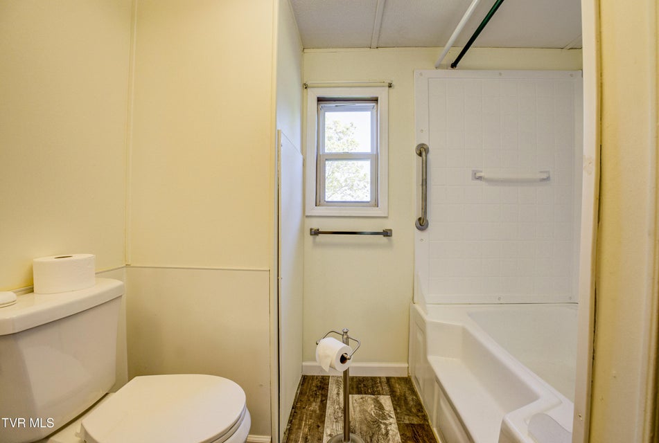 Photo #35: 475 White Sands Road