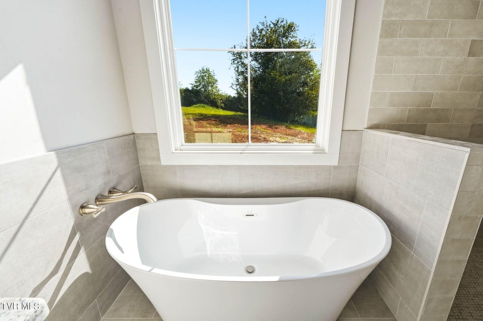 Photo #10: 287 Old Island Trail