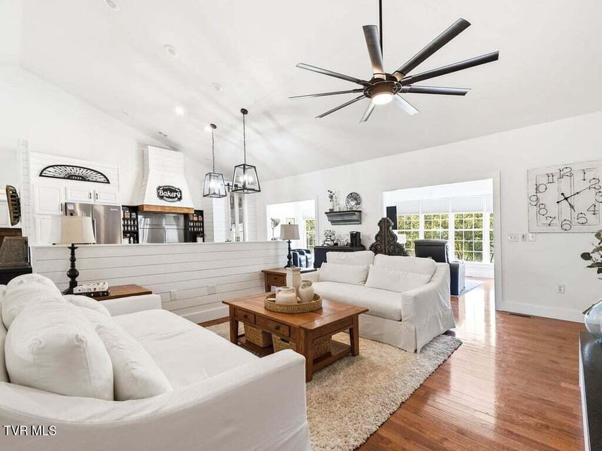 Photo #7: 220 Misty View Circle