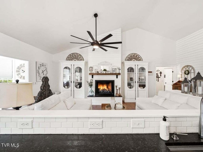 Photo #8: 220 Misty View Circle