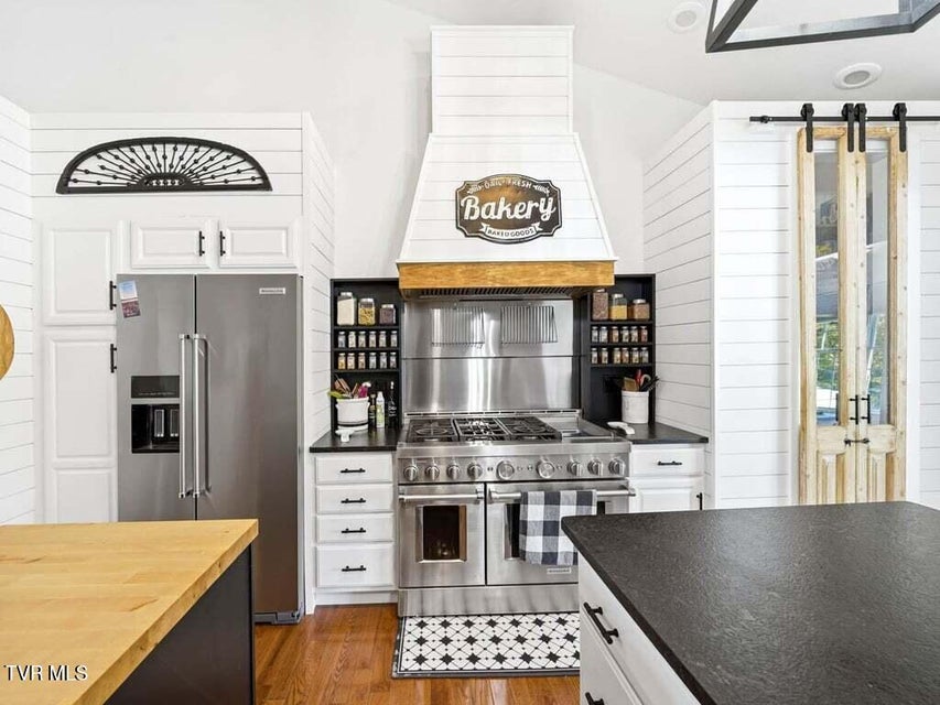 Photo #10: 220 Misty View Circle