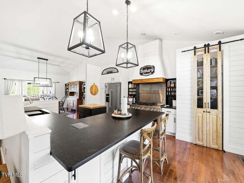 Photo #11: 220 Misty View Circle