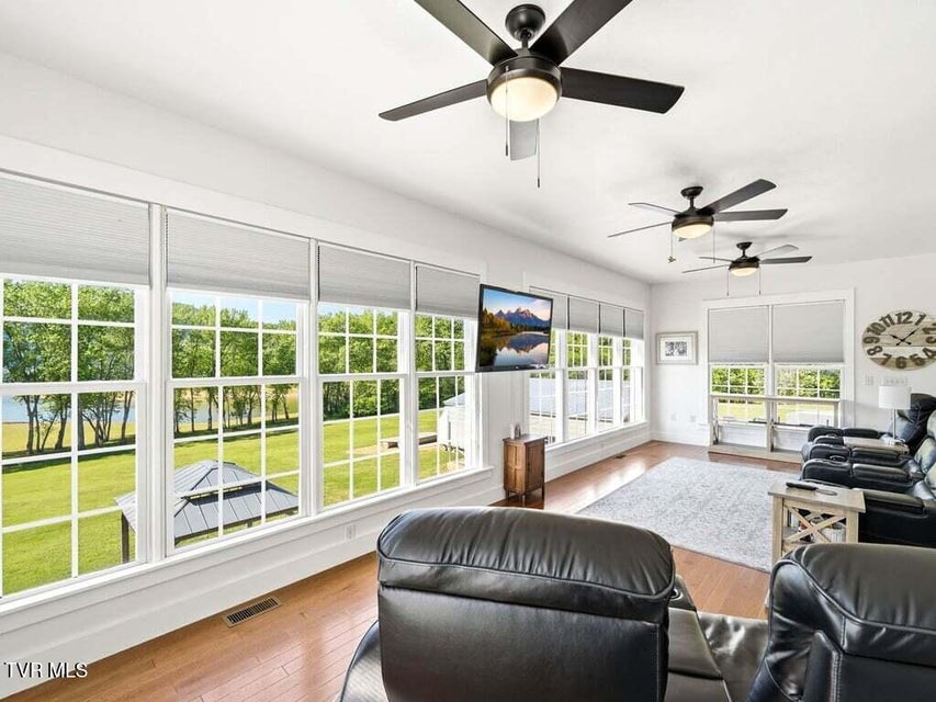 Photo #15: 220 Misty View Circle