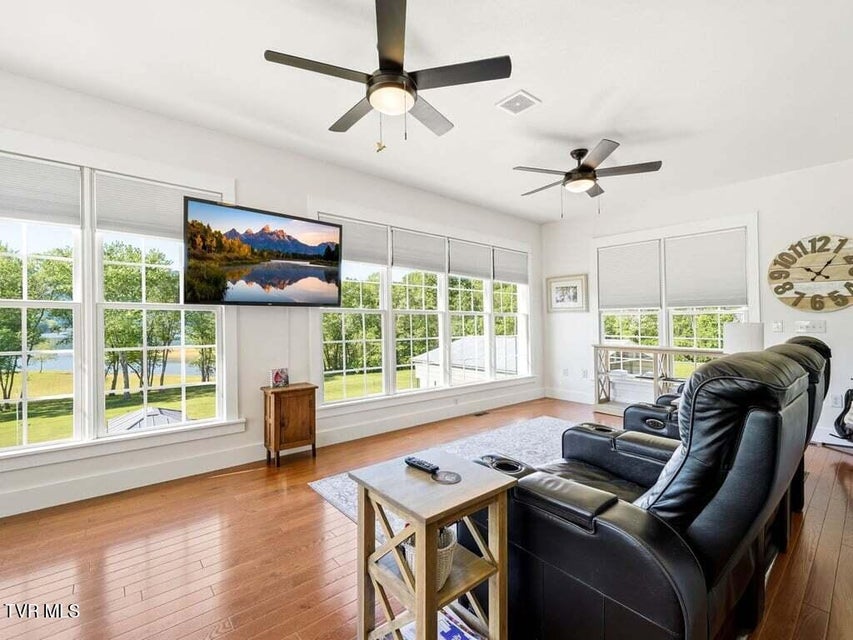 Photo #16: 220 Misty View Circle