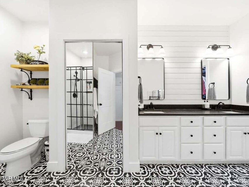 Photo #19: 220 Misty View Circle