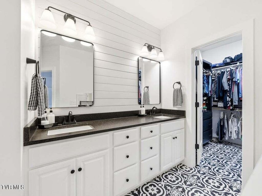 Photo #22: 220 Misty View Circle