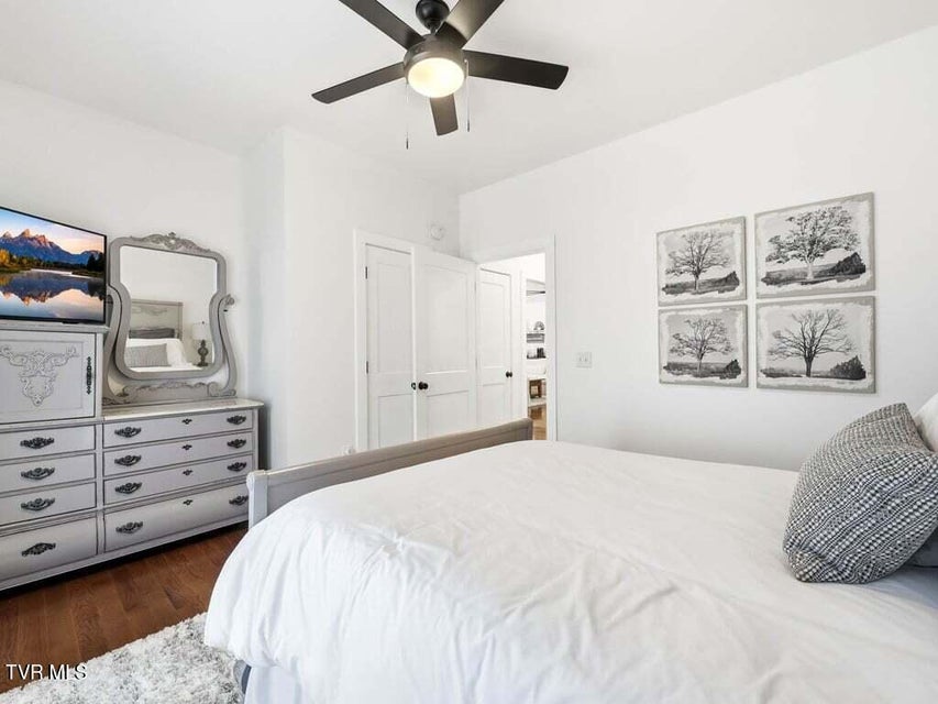 Photo #25: 220 Misty View Circle