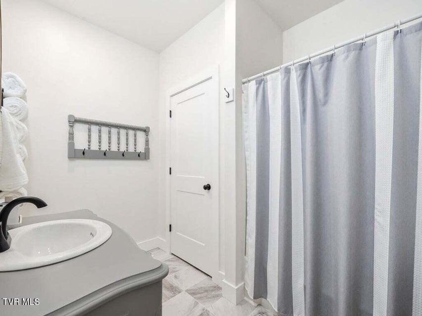 Photo #29: 220 Misty View Circle