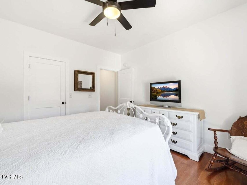 Photo #31: 220 Misty View Circle