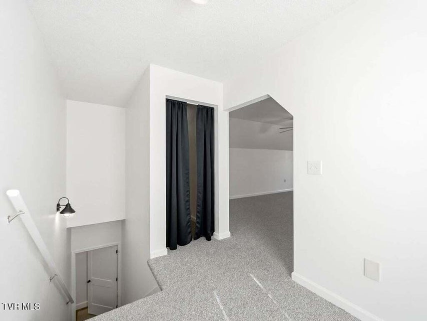 Photo #33: 220 Misty View Circle