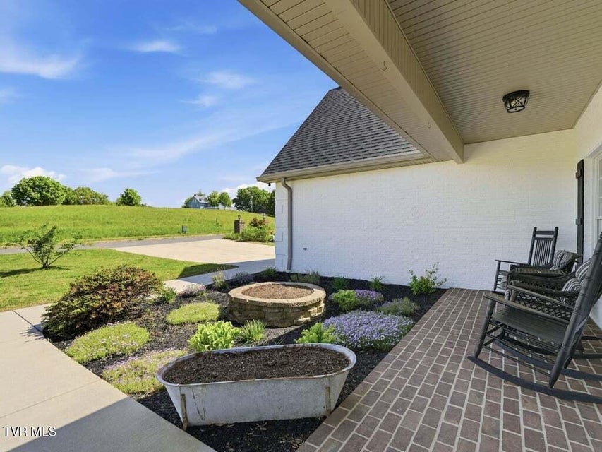 Photo #47: 220 Misty View Circle