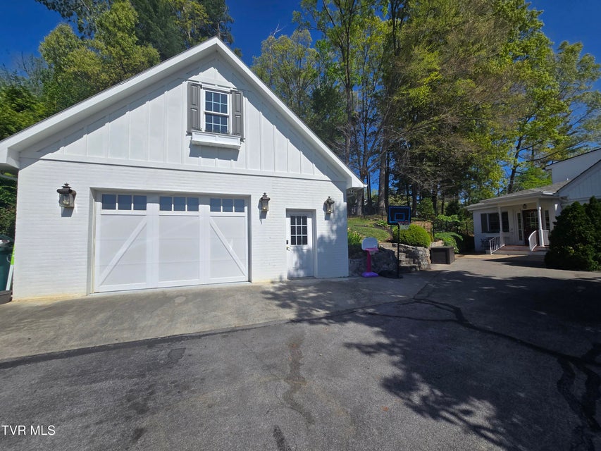 Photo #24: 570 Valley Drive