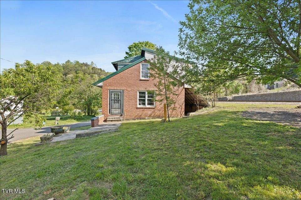 Photo #7: 143 Mustang Street