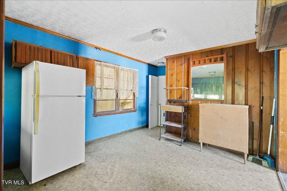 Photo #14: 143 Mustang Street