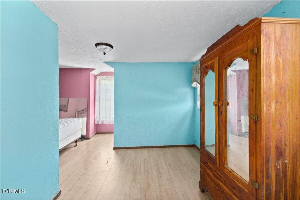 Photo #20: 143 Mustang Street