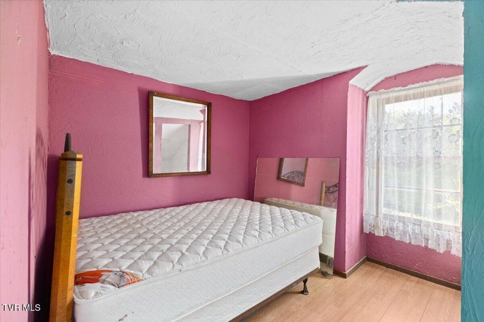 Photo #21: 143 Mustang Street