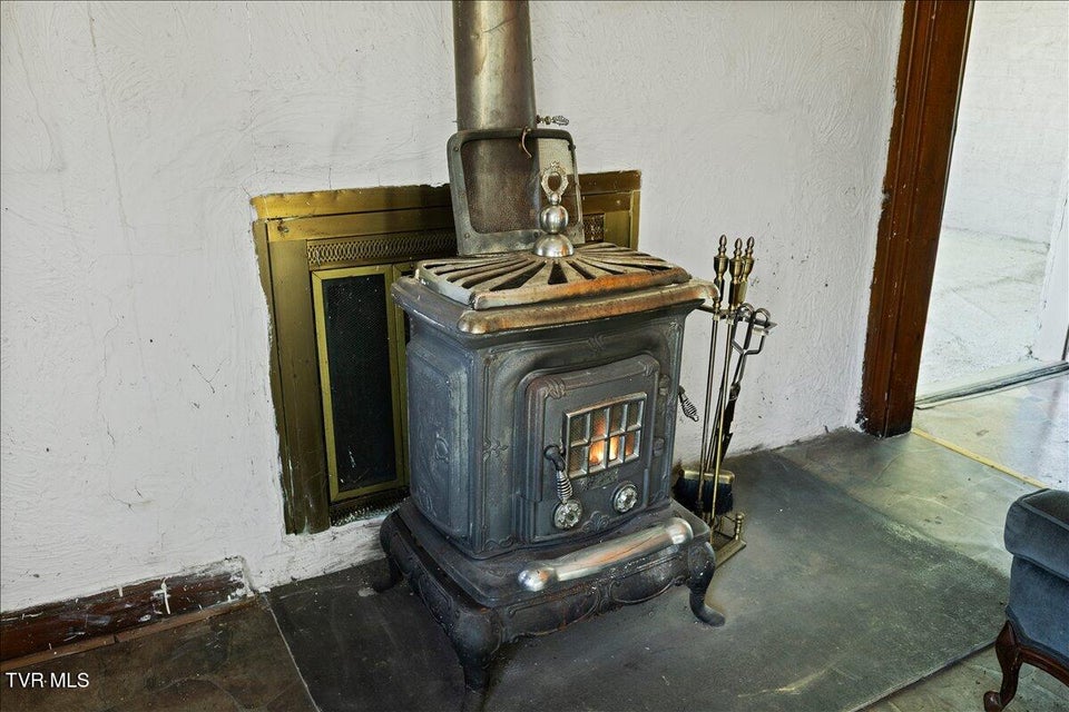 Photo #22: 143 Mustang Street