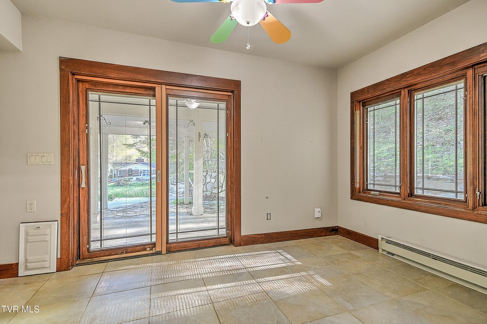 Photo #16: 303 Tennessee 143 