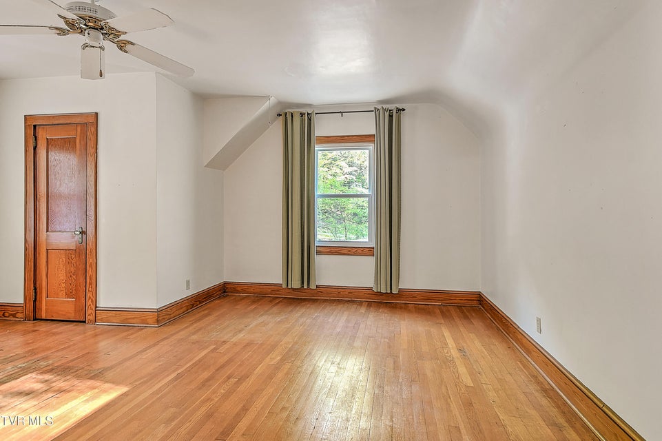 Photo #32: 303 Tennessee 143 