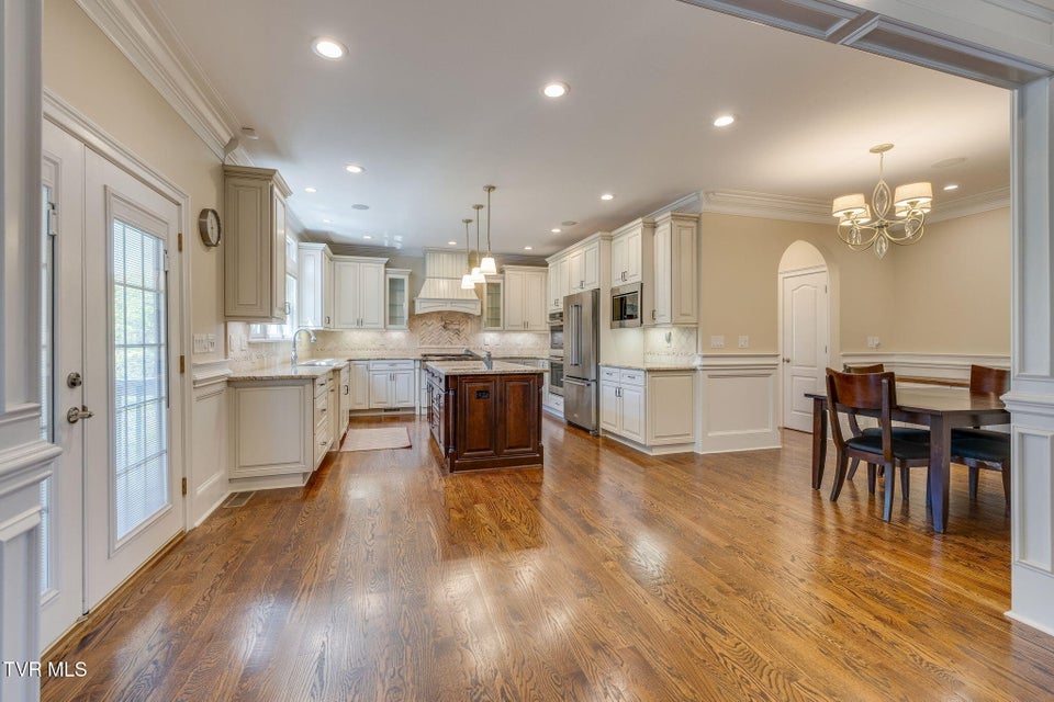 Photo #10: 5079 Rose Gardens Circle