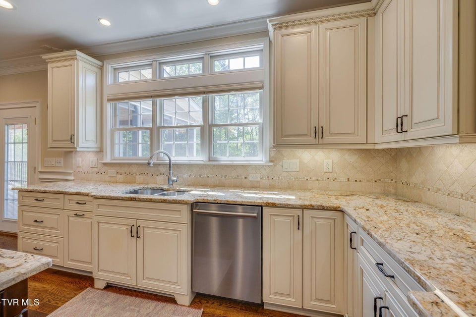 Photo #13: 5079 Rose Gardens Circle