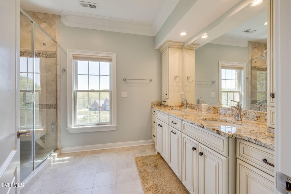 Photo #31: 5079 Rose Gardens Circle