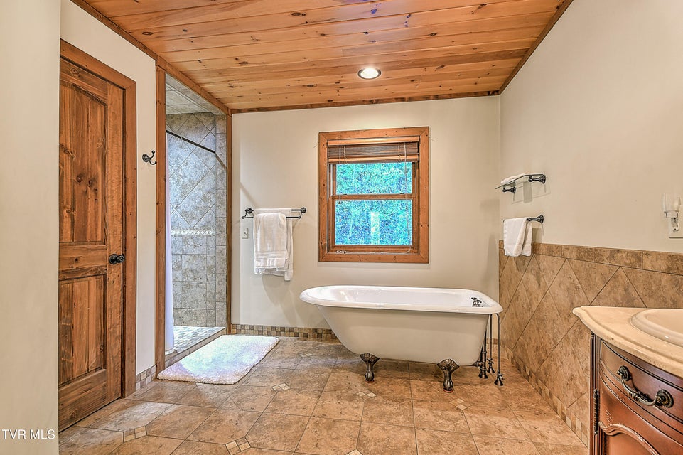 Photo #33: 410 Eagle Ridge Road