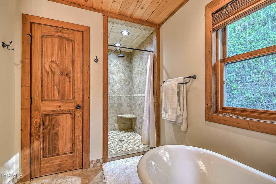 Photo #34: 410 Eagle Ridge Road