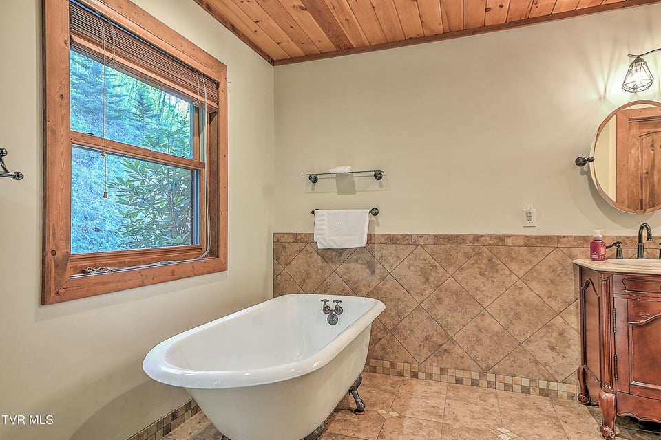 Photo #35: 410 Eagle Ridge Road