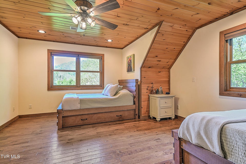 Photo #41: 410 Eagle Ridge Road