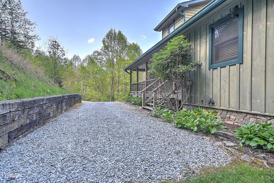 Photo #4: 410 Eagle Ridge Road