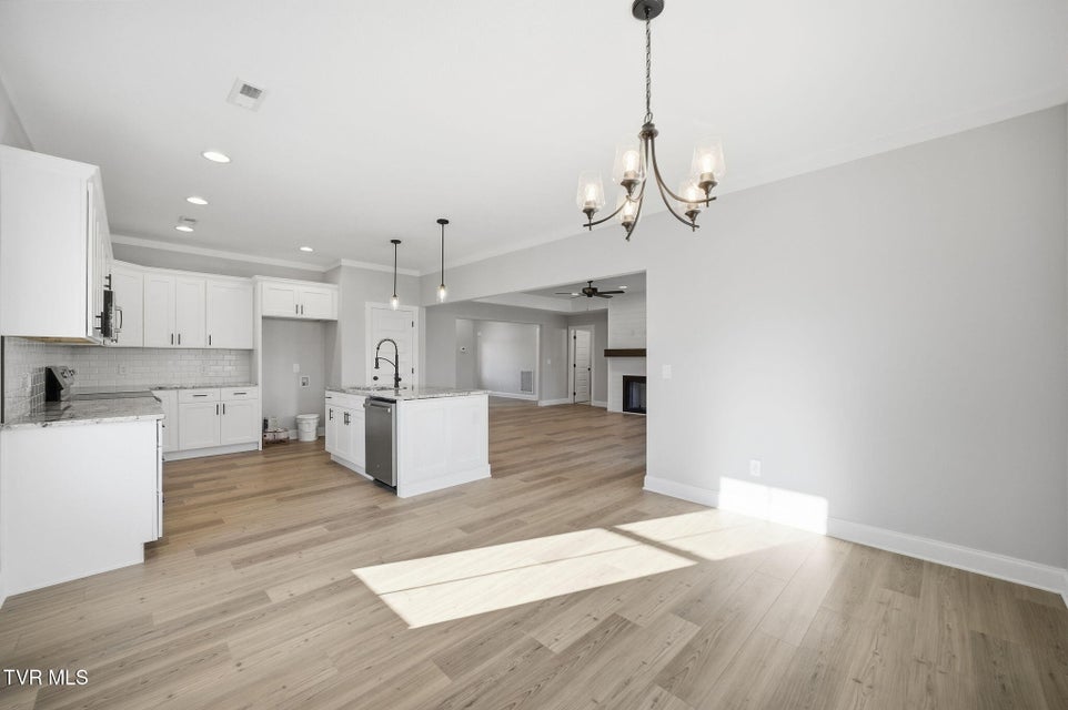 Photo #4: 448 Tortoise Way