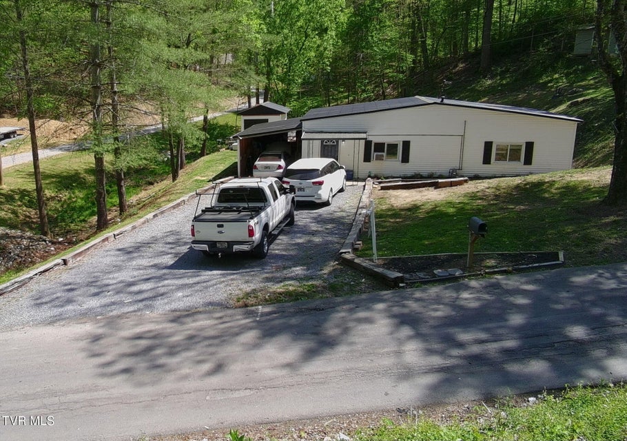 Photo #5: 329 Hillcrest Street