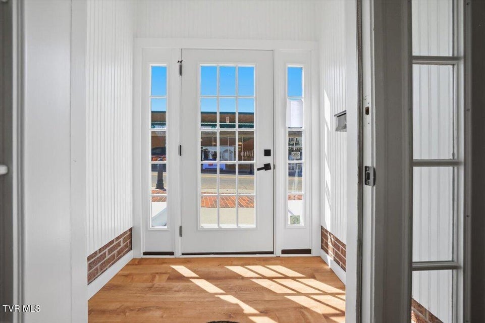 Photo #4: 309 Main Street