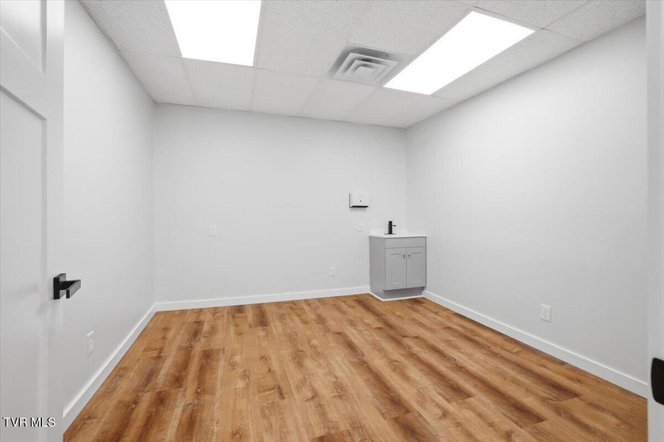 Photo #17: 309 Main Street