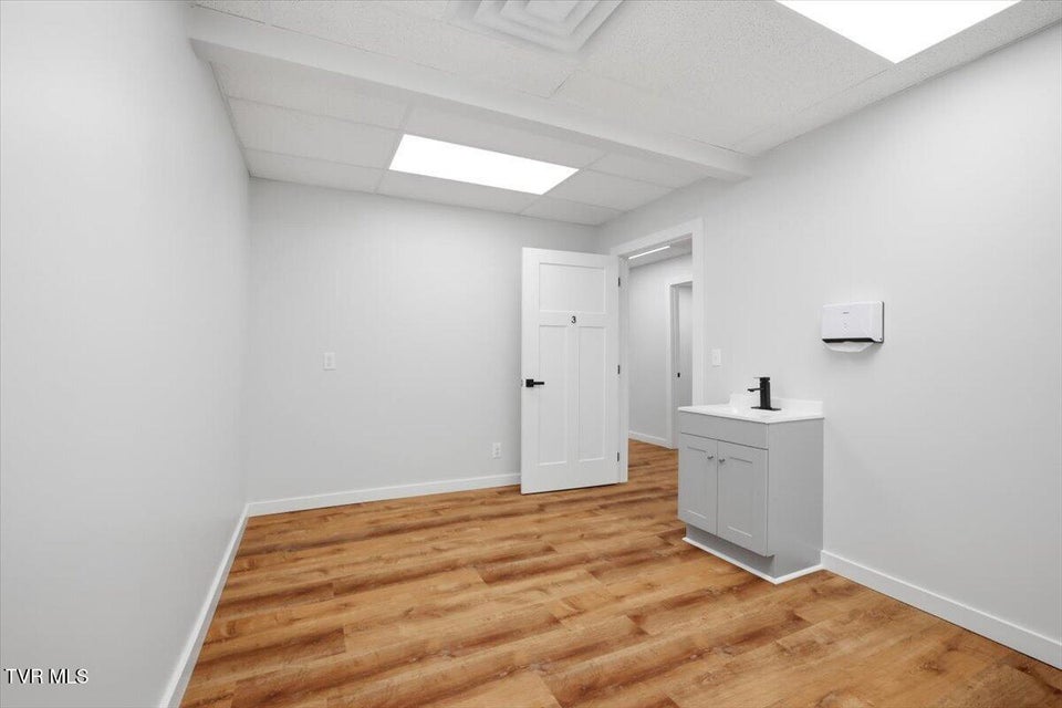 Photo #18: 309 Main Street