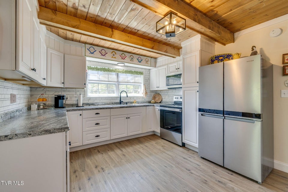 Photo #10: 104 Hoard Road