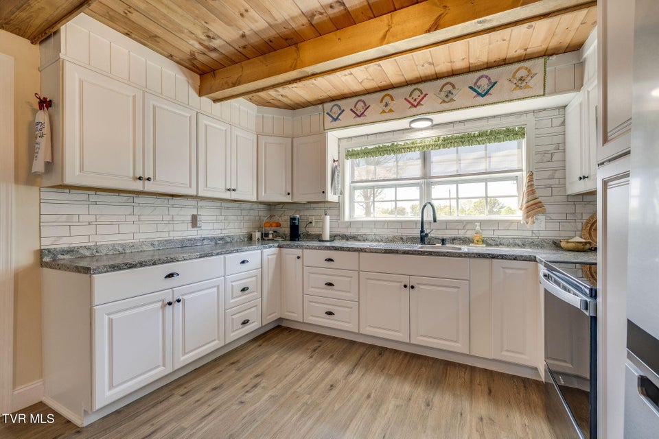 Photo #11: 104 Hoard Road