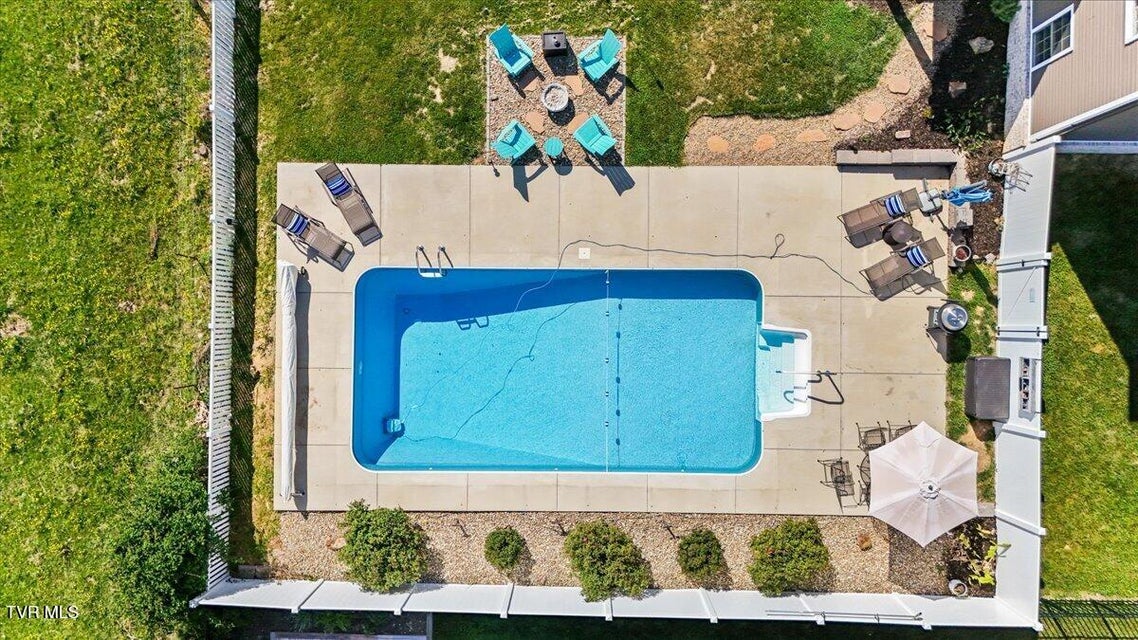 Photo #44: 433 Boulder Court