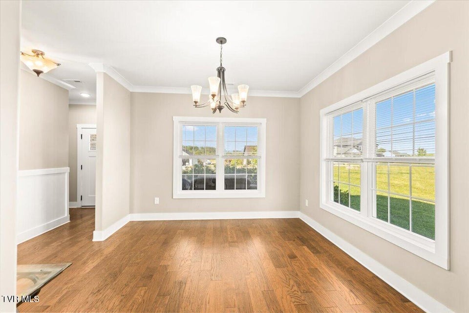 Photo #6: 433 Boulder Court