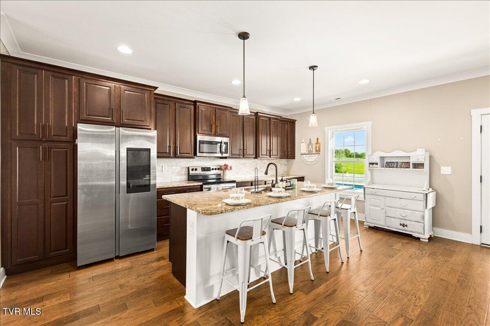 Photo #8: 433 Boulder Court