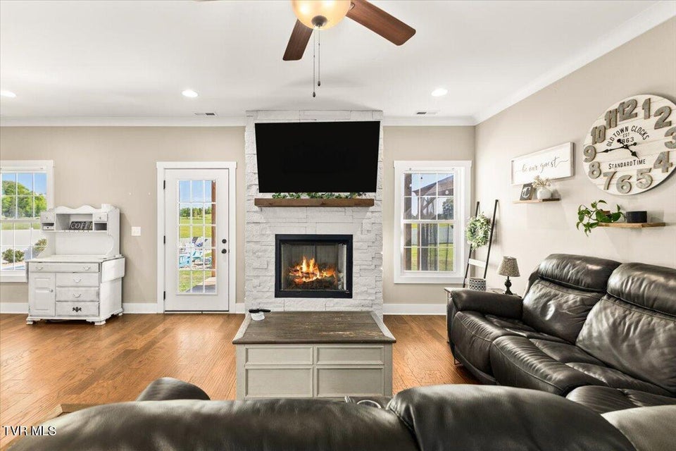 Photo #11: 433 Boulder Court