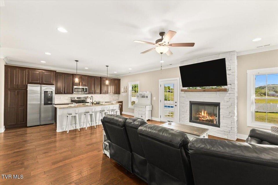 Photo #12: 433 Boulder Court