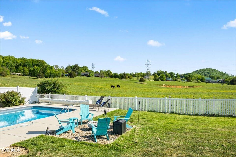 Photo #41: 433 Boulder Court